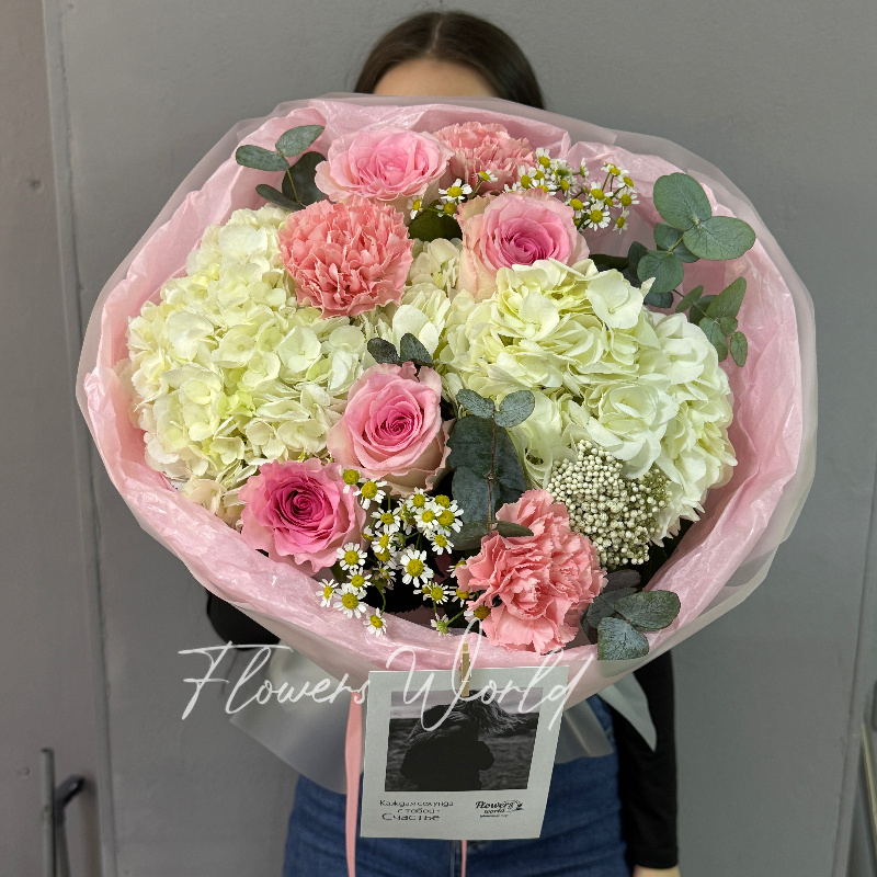 Сборный букет «Алый закат»