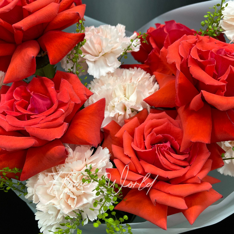 Сборный букет «Объятия» 2