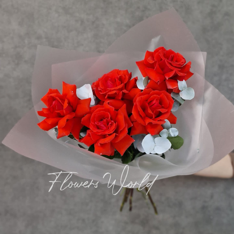 Букет «Комплимент из страстных красных роз»