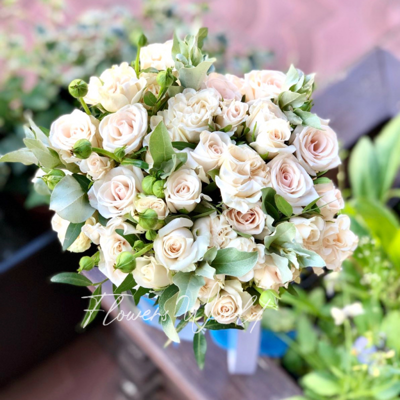 Букет «Свадебный из кустовых роз»