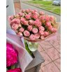 Букет из кустовых роз «Розовая дымка»