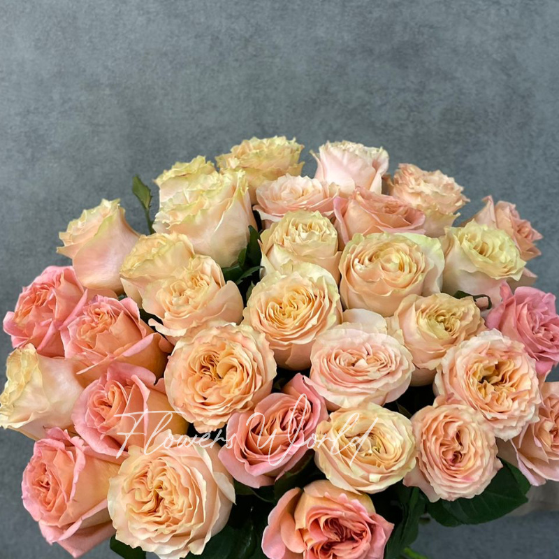 Монобукет «31 Роза в персиковых оттенках » 1