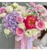 Из любимых цветов для нее